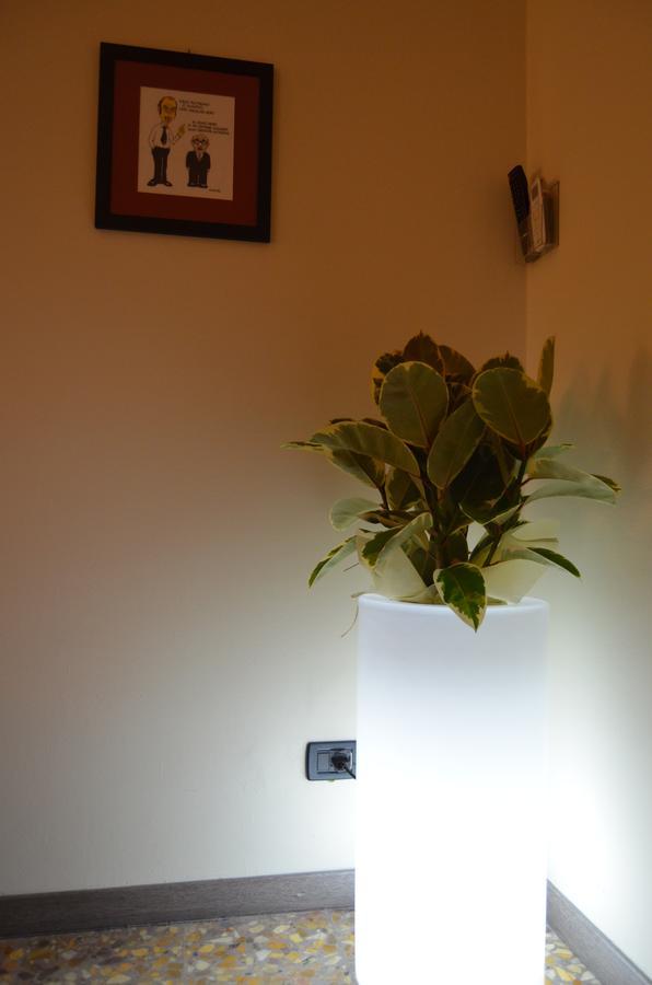 Bed And Breakfast Bissolati Brescia Luaran gambar